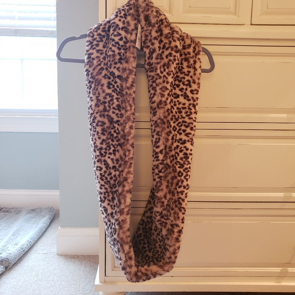 Loft Animal Print Scarf - Picture 3 of 8